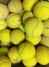 Cargar imagen en el visor de la galería, Pelotas de tenis y padel usadas